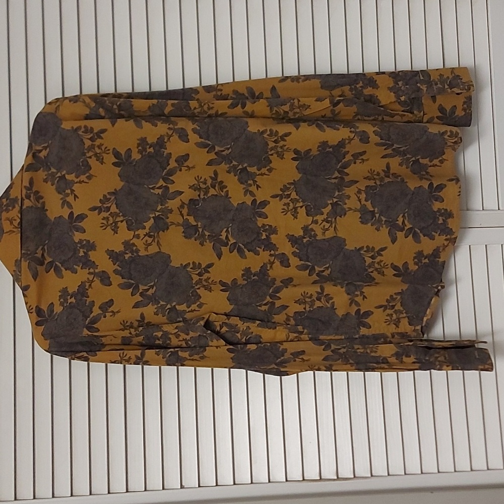 Agnes B. Paris Button Down Shirt - Picture 2 of 5